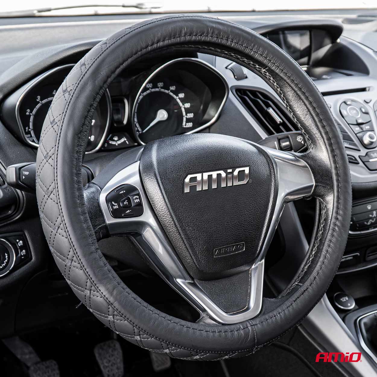 Amio Amio - ΚΑΛΥΜΜΑ ΤΙΜΟΝΙΟΥ ΑΠΟ ΤΕΧΝΟΔΕΡΜΑ 37-39CM SWC-51-M ΣΕ ΜΑΥΡΟ ΧΡΩΜΑ ΜΕ ΜΑΥΡΕΣ ΡΑΦΕΣ - 1 ΤΕΜ. (03561/AM) - Image 3