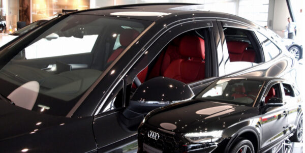 Heko ΑΝΕΜΟΘΡΑΥΣΤΕΣ ΓΙΑ AUDI Q5 SPORTBACK 5D 2020+ -ΣΕΤ ΑΥΤΟΚΙΝΗΤΟΥ ΑΠΟ ΕΥΚΑΜΠΤΟ ΦΙΜΕ ΠΛΑΣΤΙΚΟ HEKO - 4 ΤΕΜ.