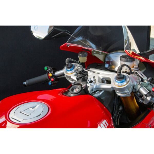 Optiline Βάση Στήριξης Κινητού Panigale της σειράς Titan Optiline για τις Βίδες στην Μίζα στο Τιμόνι Μηχανής Panigale 899, 959, V2, 1199, 1299, V4 με σύστημα Duolock, συμβατή με Θήκες ή Αντάπτορες Κινητού Optiline - Image 4