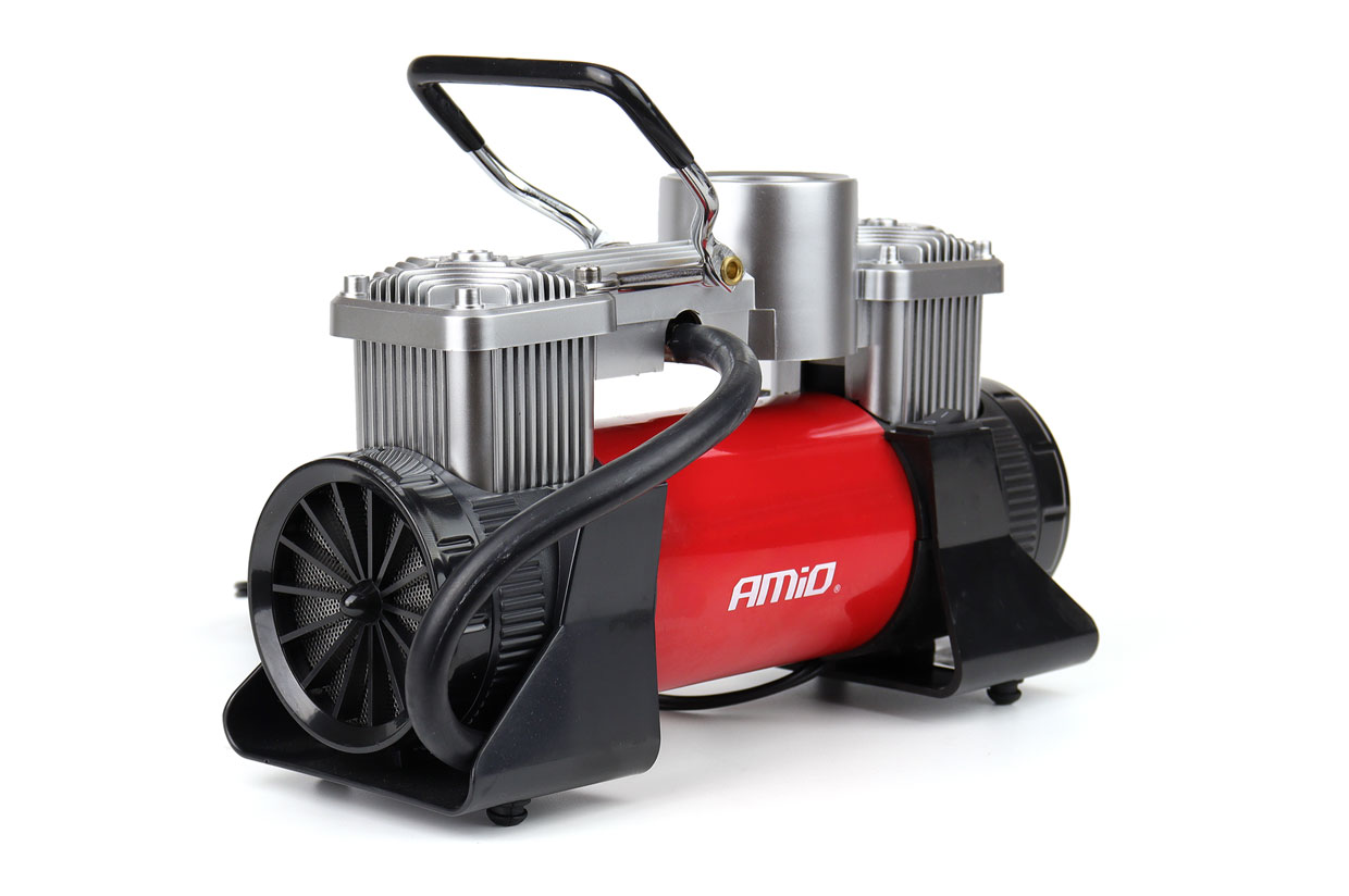 Amio Amio – Κομπρεσέρ Αέρα 12V Διπλού Κυλίνδρου 10BAR 150PSI 60L/min με Μανόμετρο, LED Φακό, Σετ Επισκευής & Βαλιτσάκι για Άμεση Αντιμετώπιση Έκτακτων Αναγκών – 1 Τεμ. (02640/AM) - Image 3